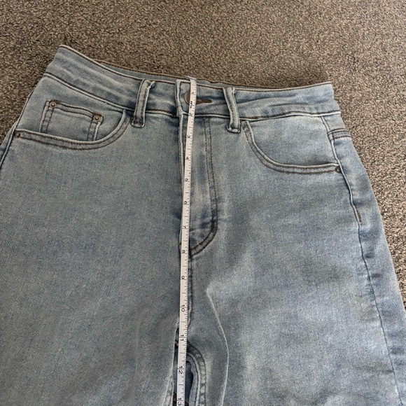 3/$45 Light Wash Straight Leg Denim Stretch Jeans - Picture 5 of 8